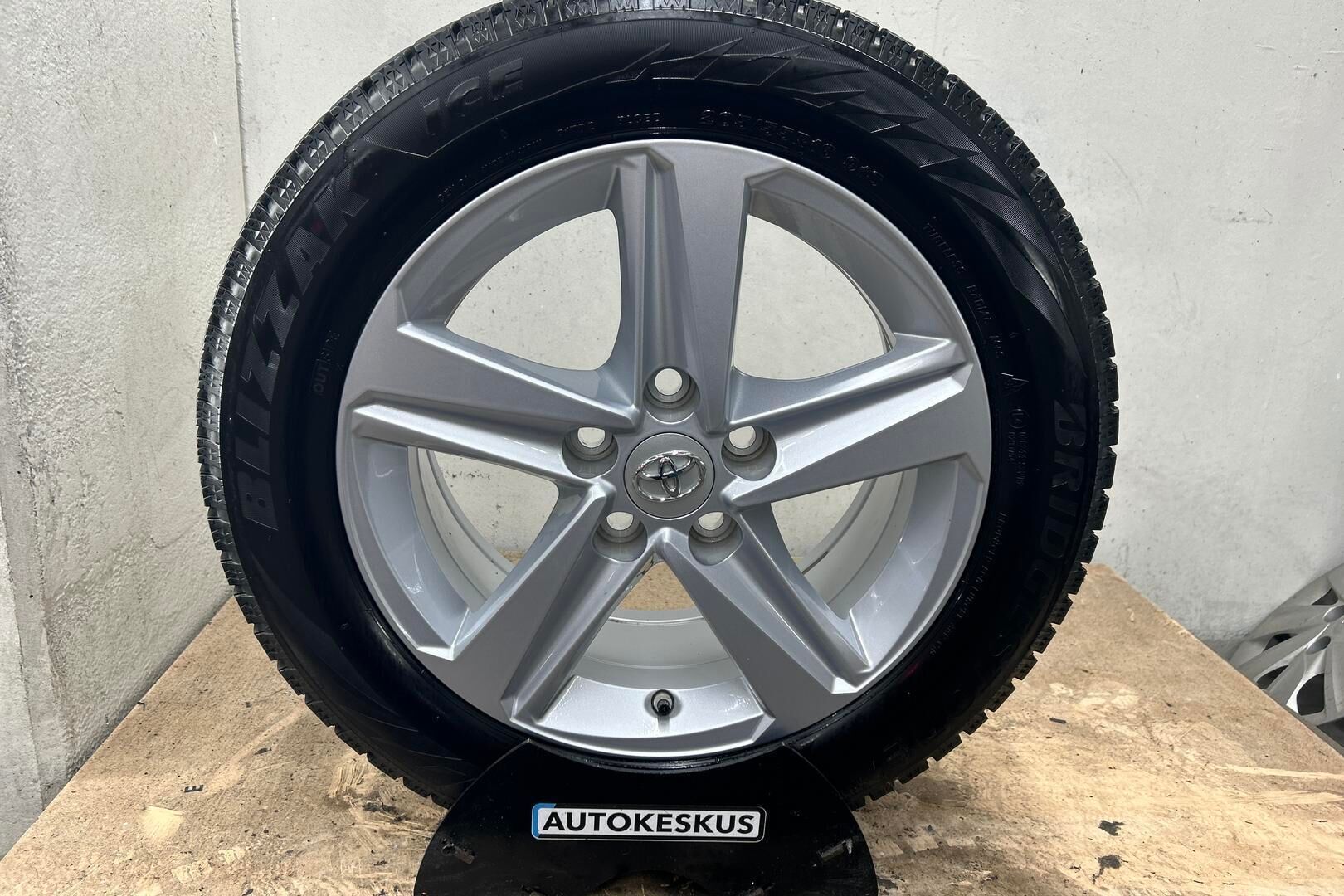 Toyota Corolla iso kuva 22