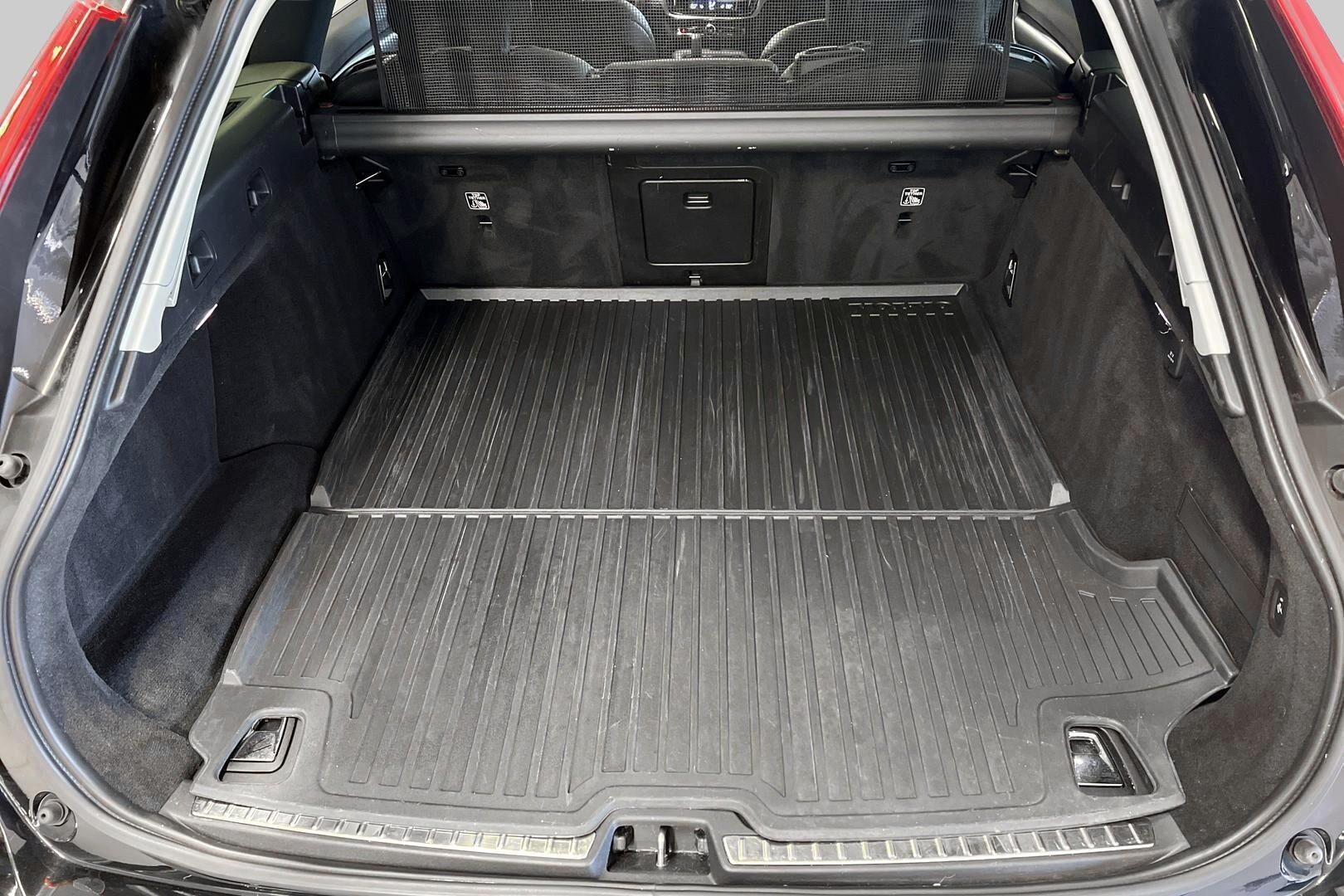 Volvo V90 iso kuva 11