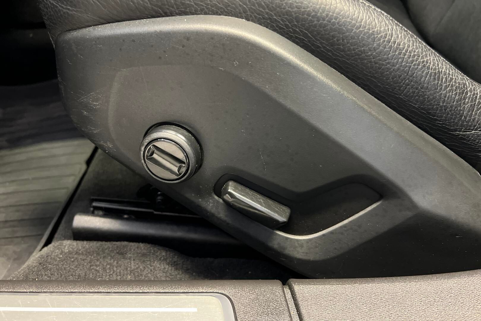 Volvo V90 iso kuva 13