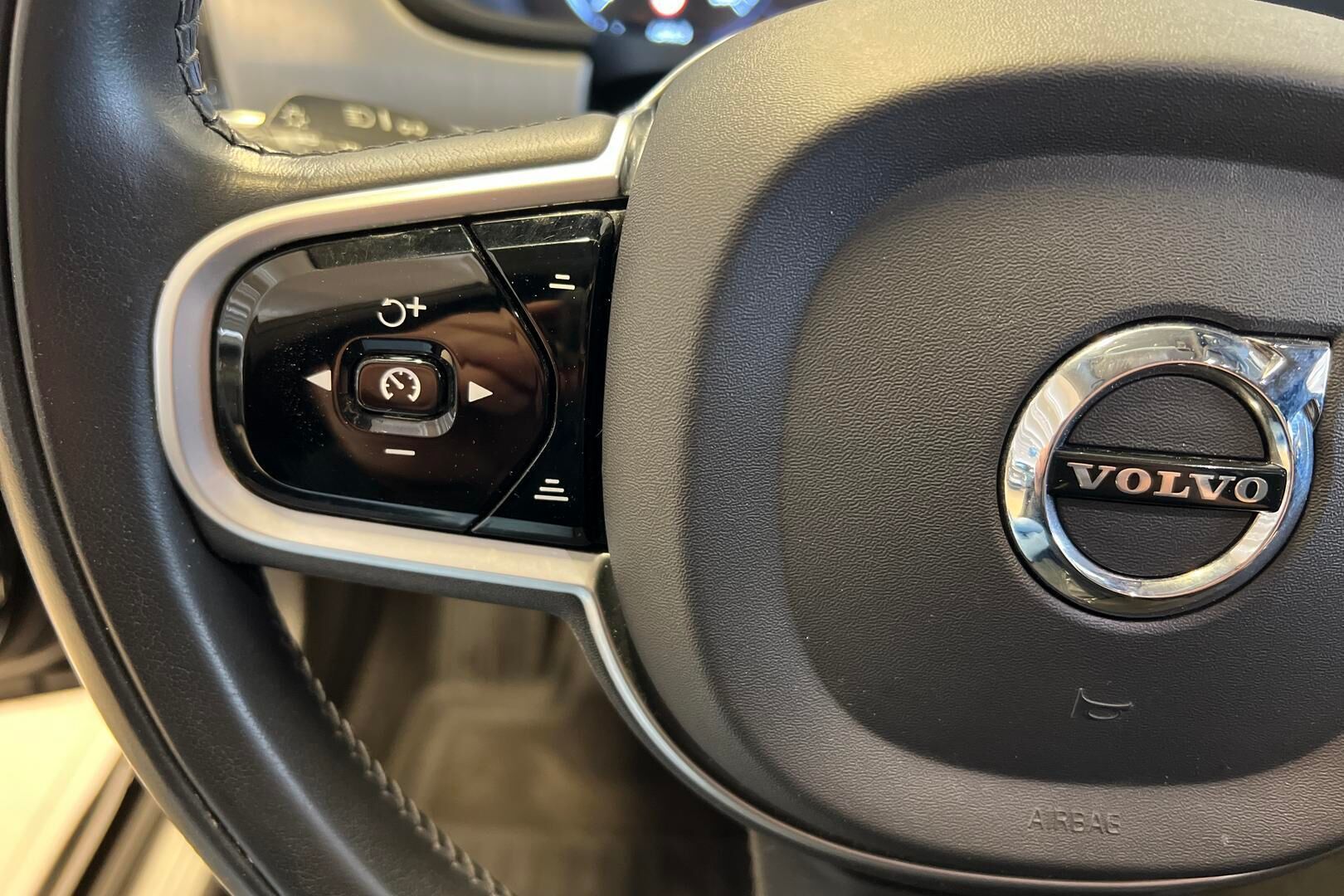 Volvo V90 iso kuva 14