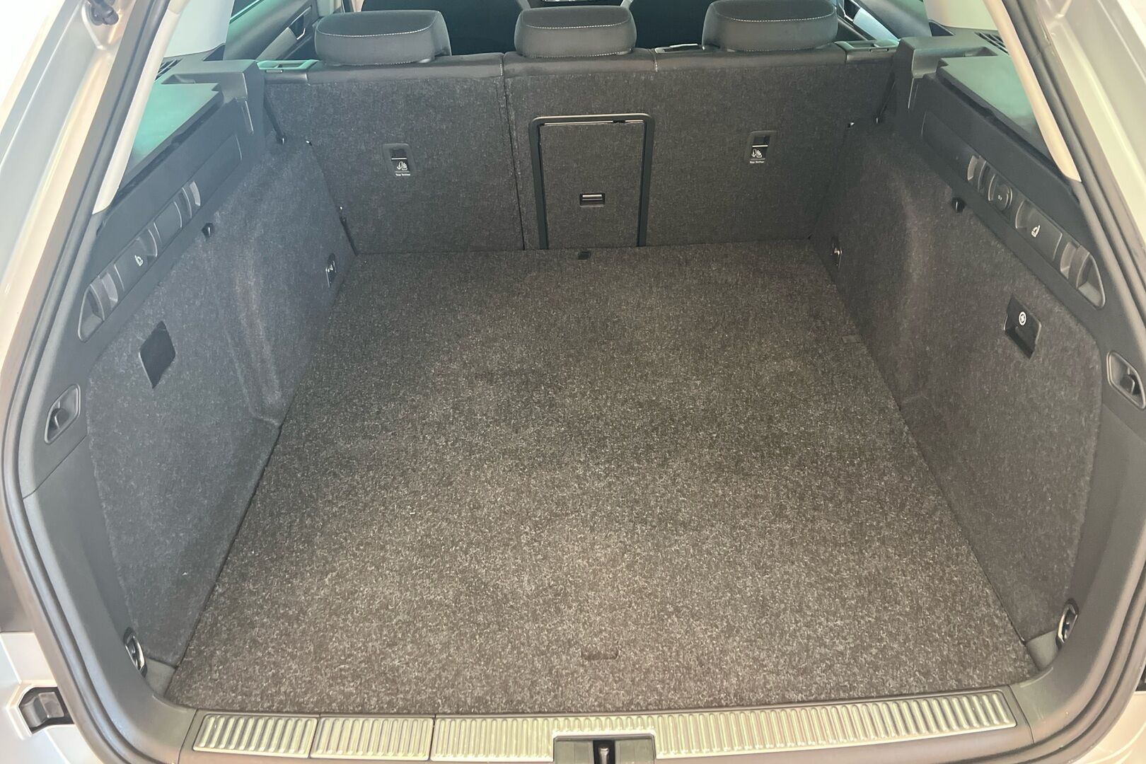 Skoda Superb iso kuva 10