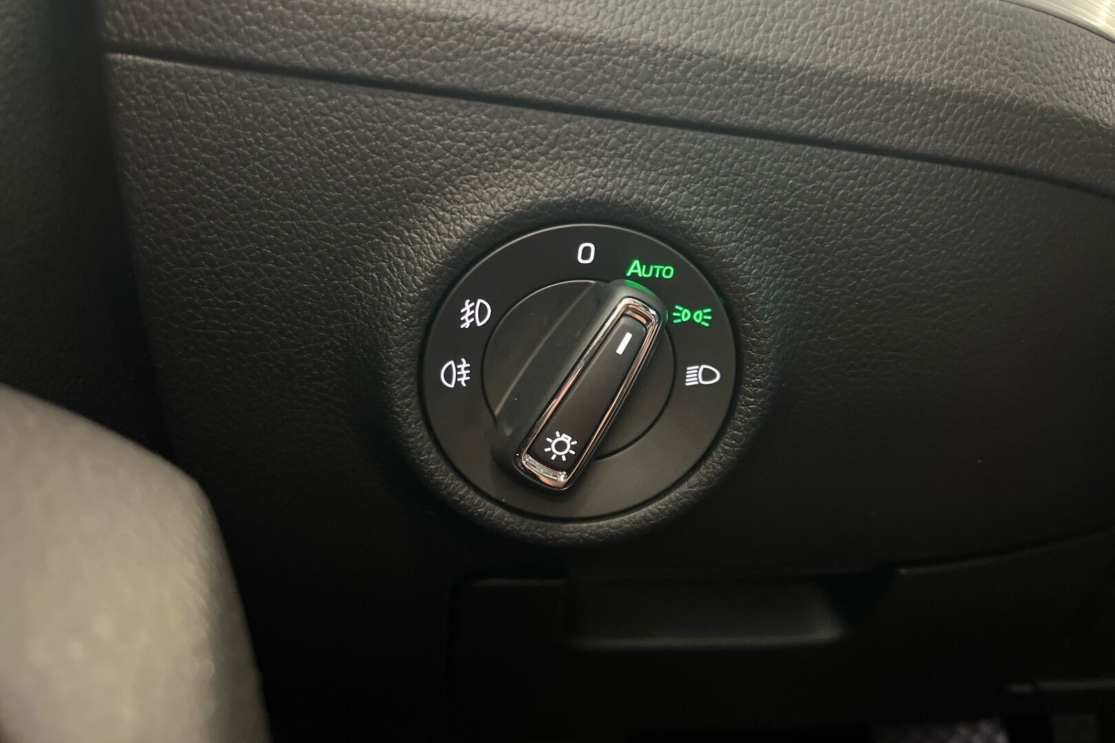 Skoda Superb iso kuva 17