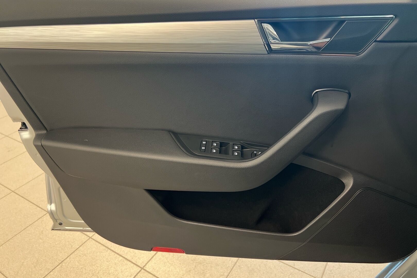 Skoda Superb iso kuva 18