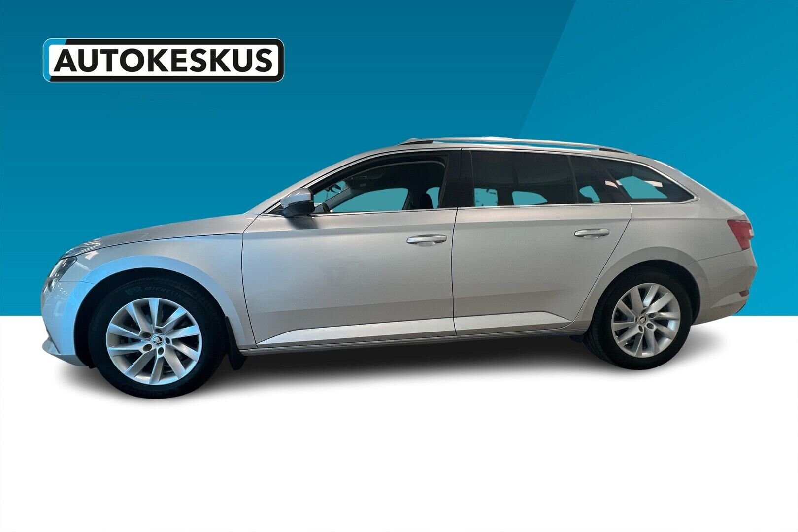 Skoda Superb iso kuva 5