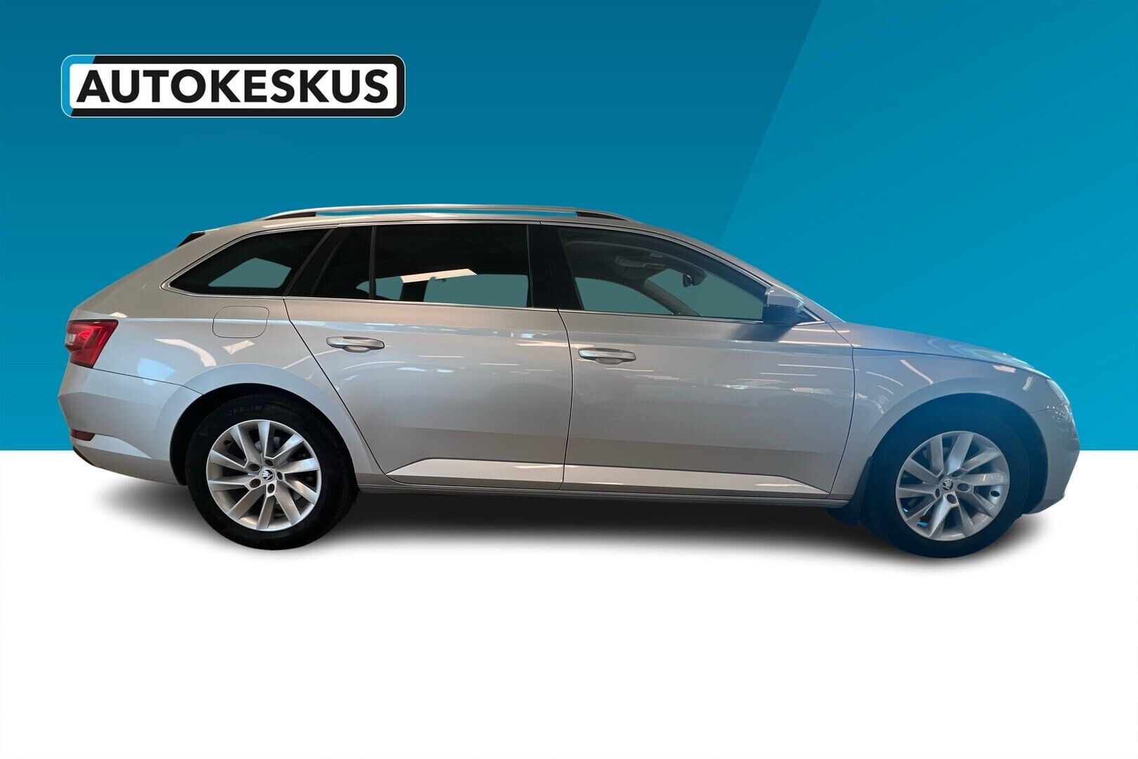 Skoda Superb iso kuva 6