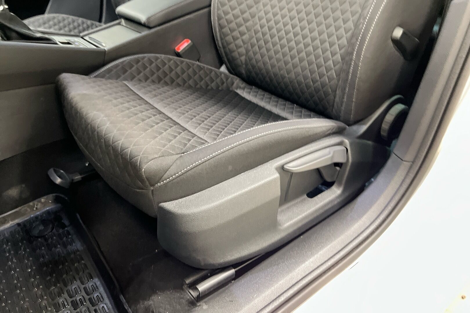 Skoda Superb iso kuva 19