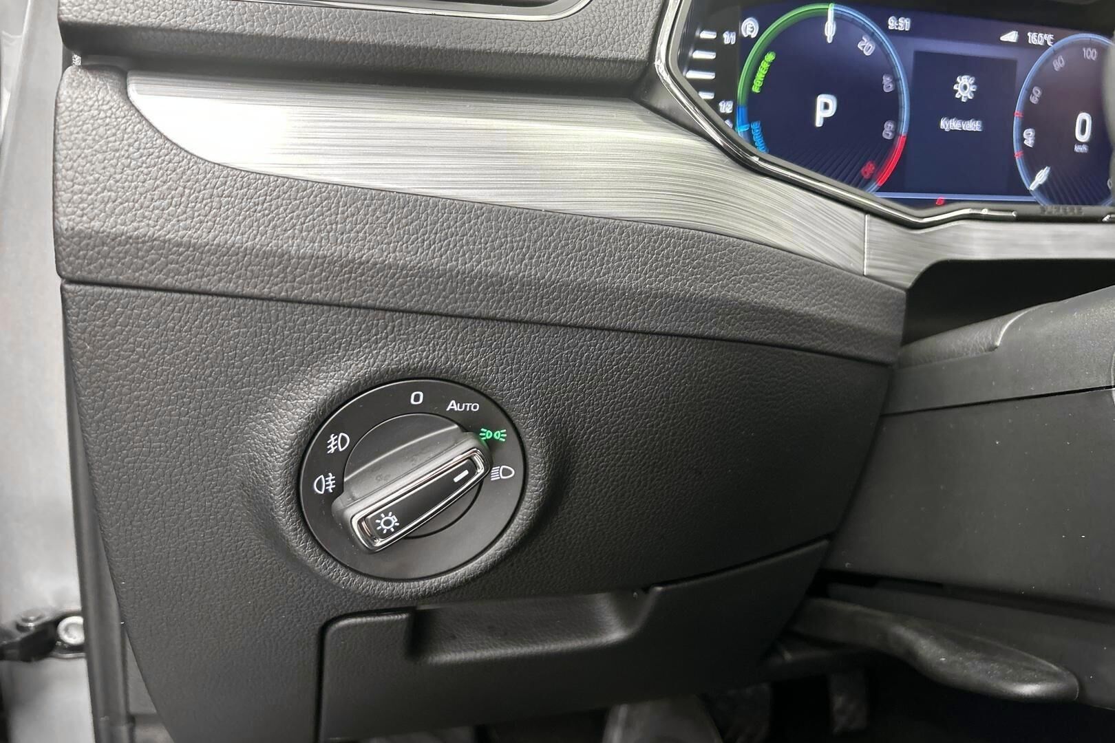 Skoda Superb iso kuva 21