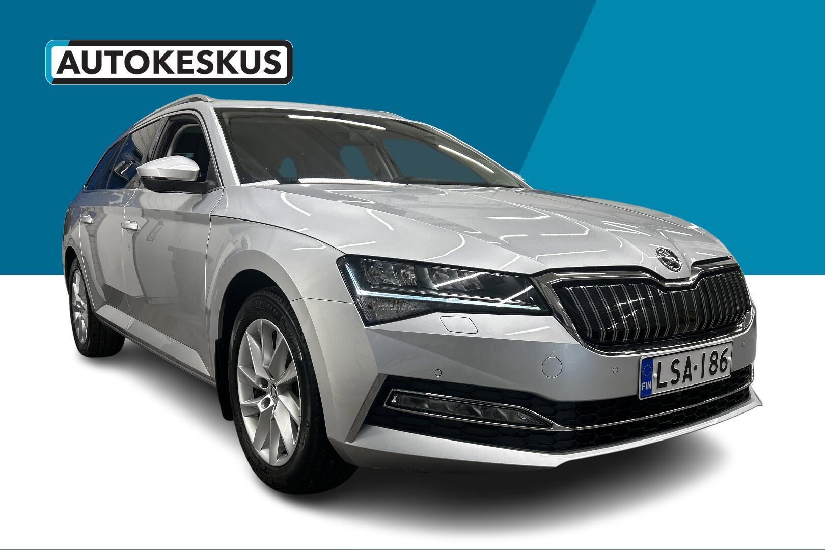 Skoda Superb iso kuva 4