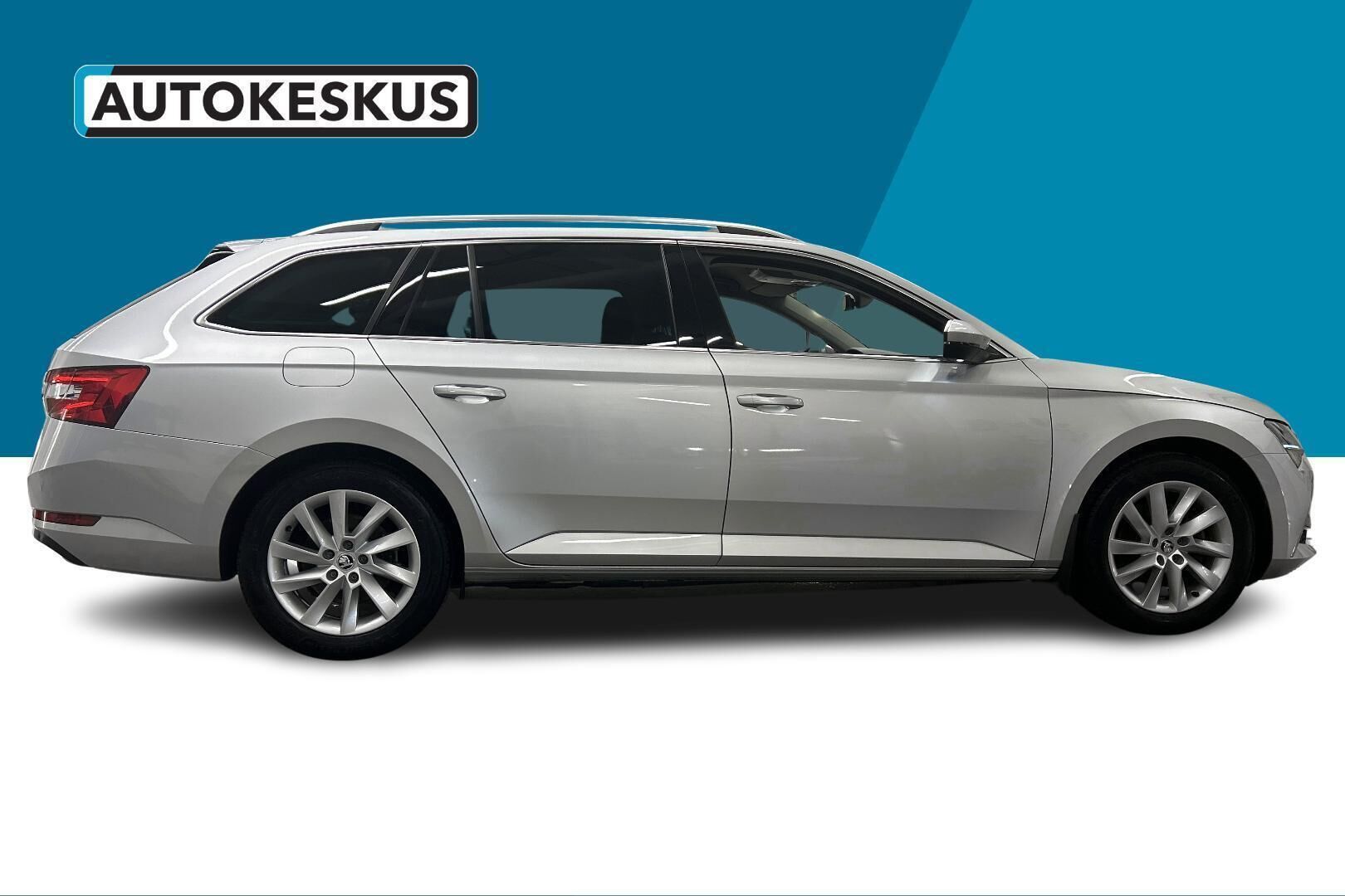 Skoda Superb iso kuva 5