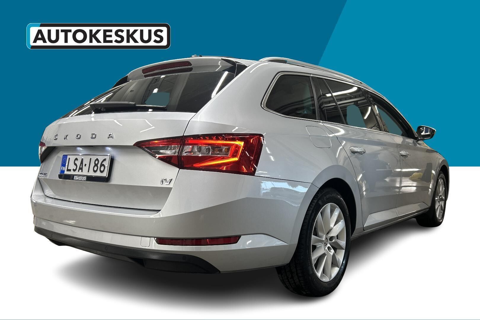 Skoda Superb iso kuva 6