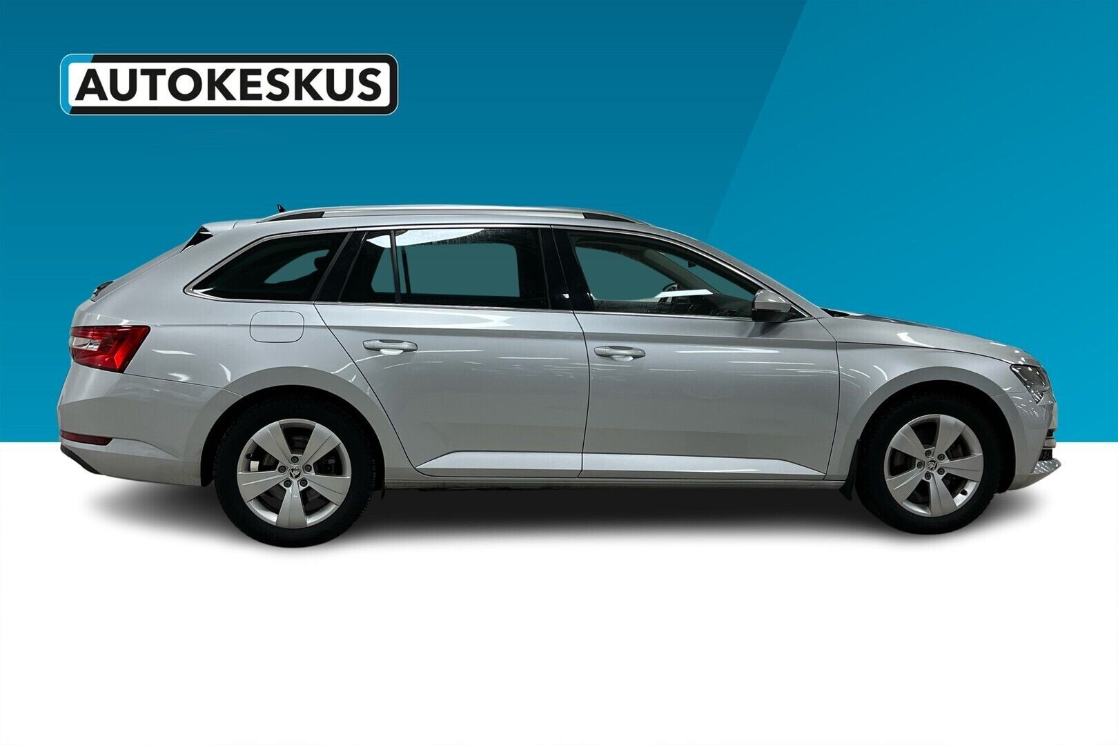 Skoda Superb iso kuva 7
