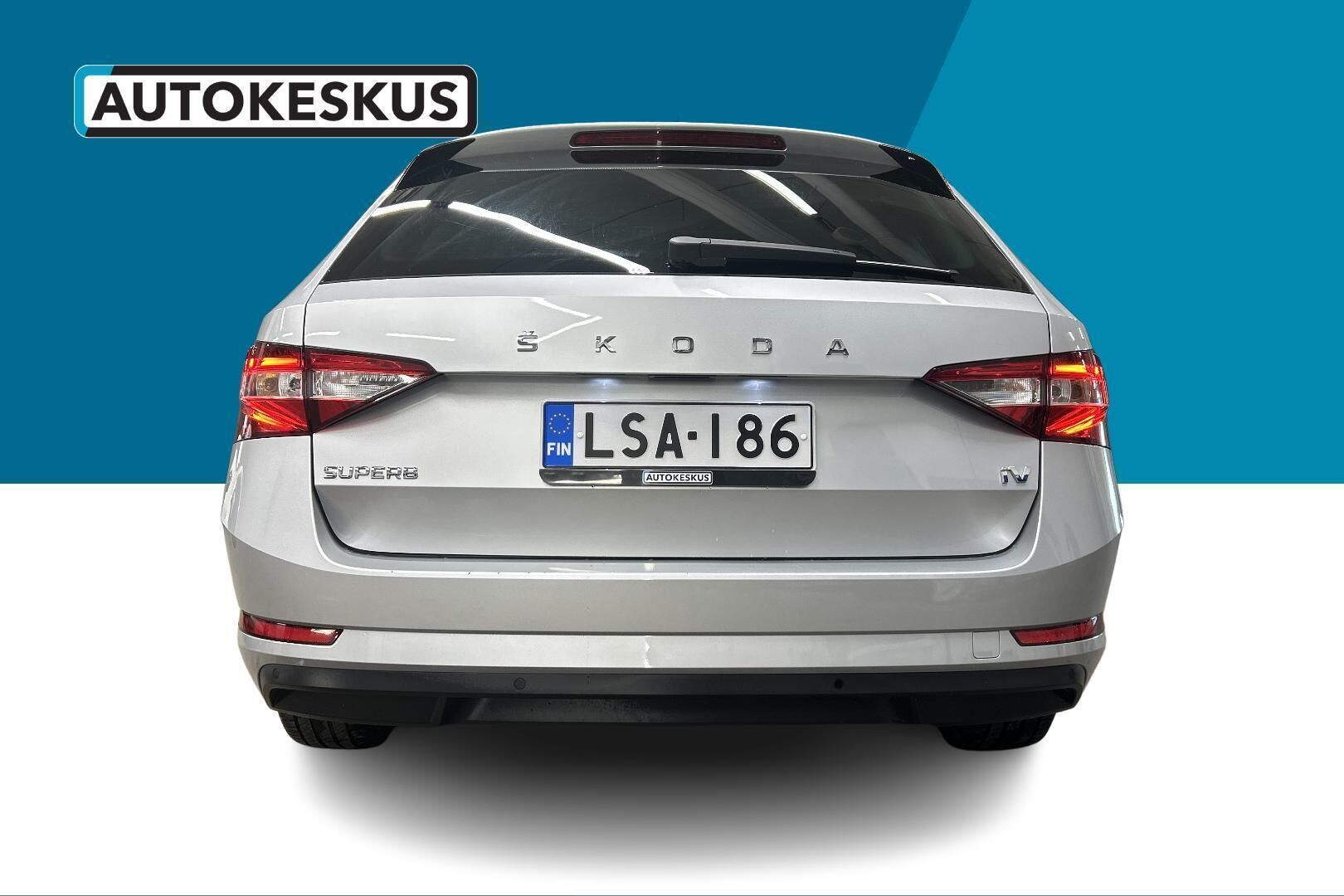 Skoda Superb iso kuva 7