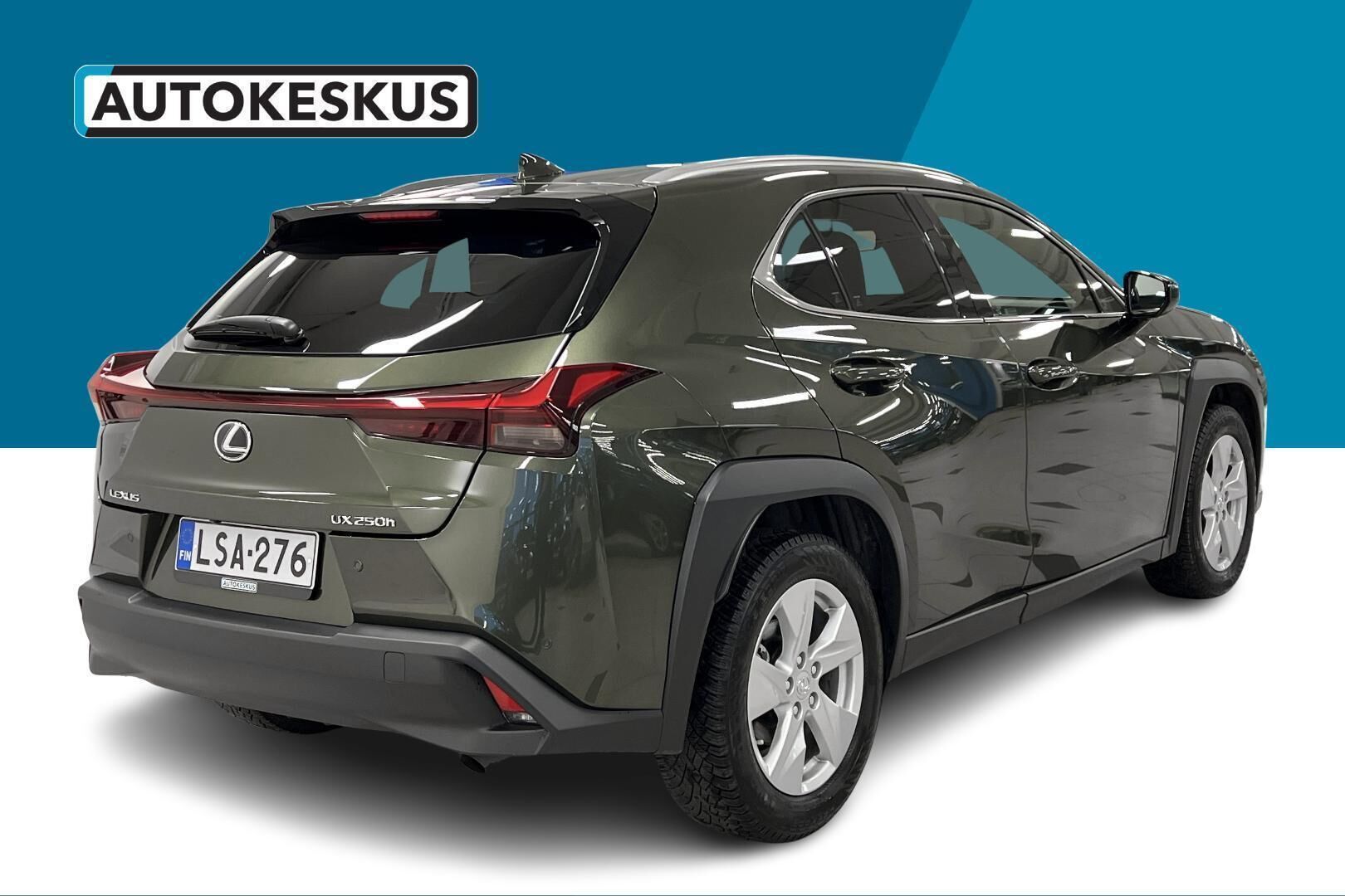 Lexus UX iso kuva 5