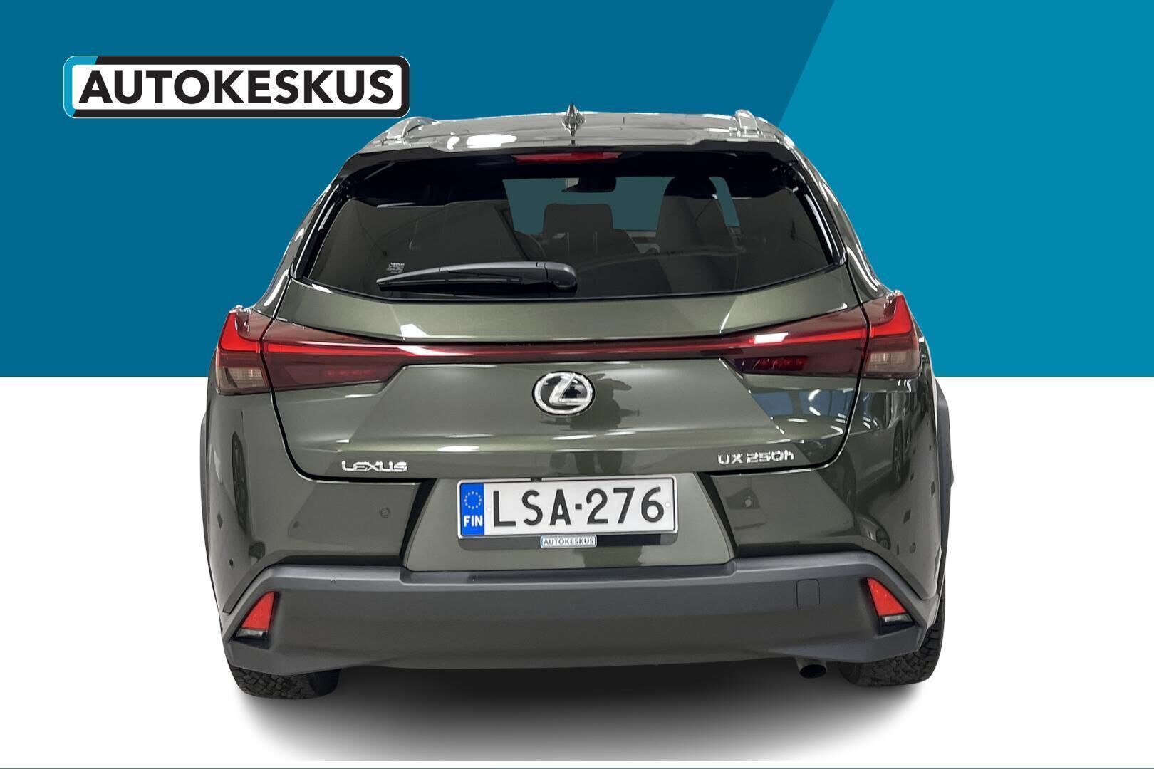 Lexus UX iso kuva 6
