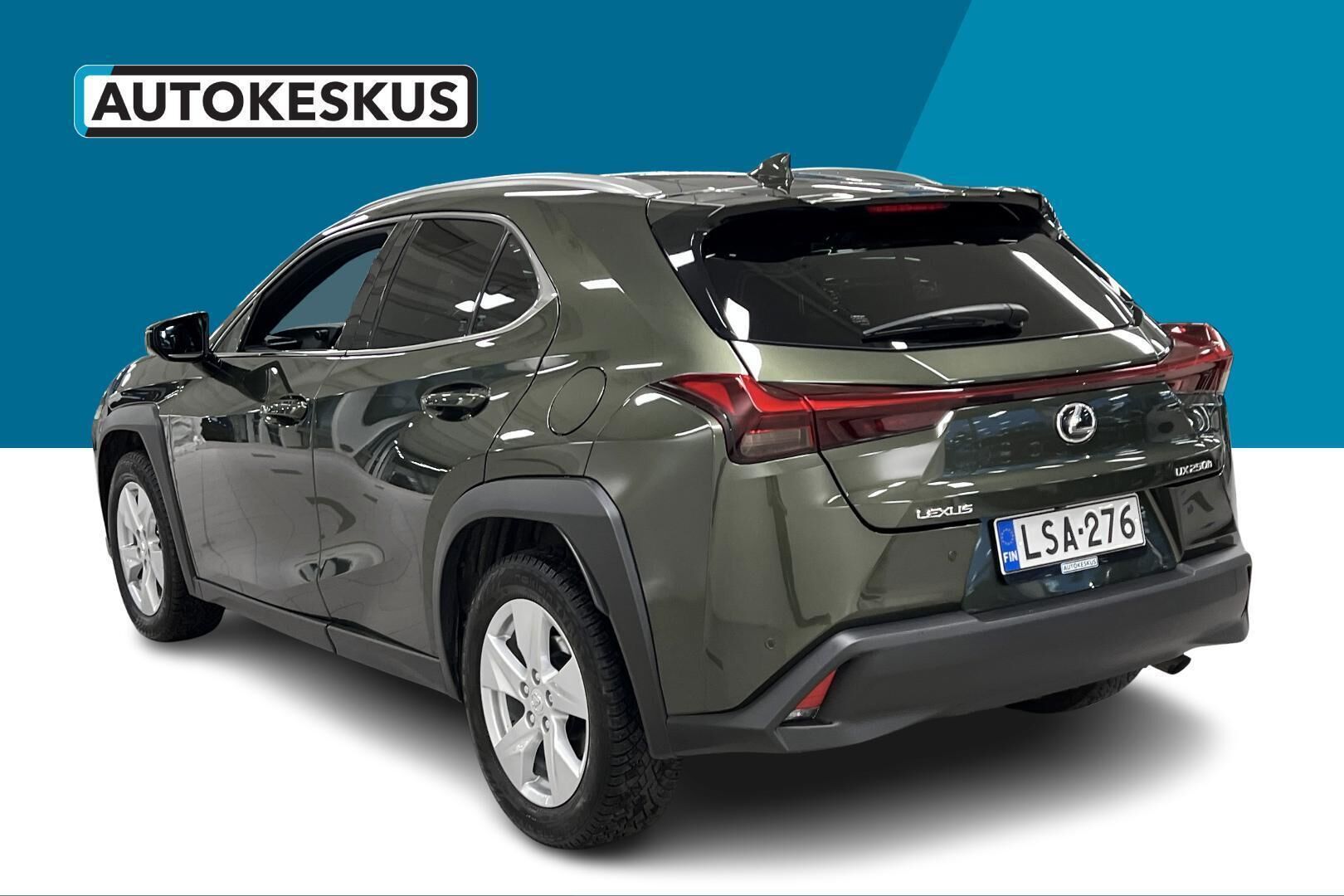 Lexus UX iso kuva 7