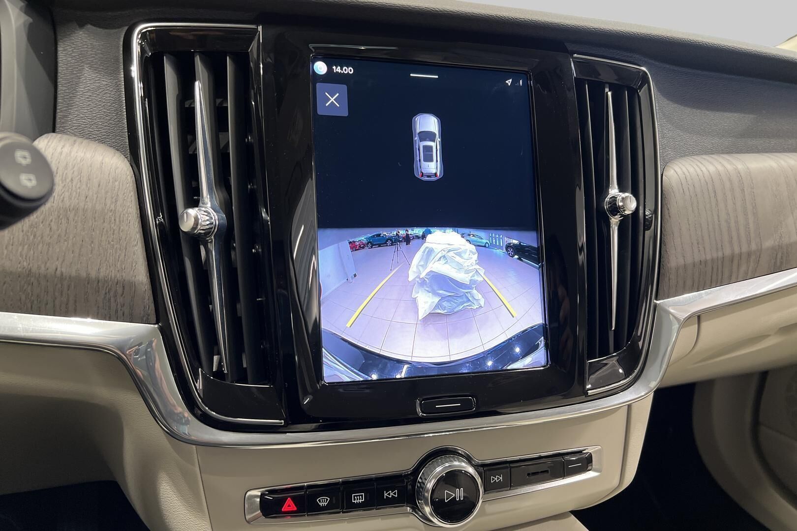 Volvo V90 iso kuva 16