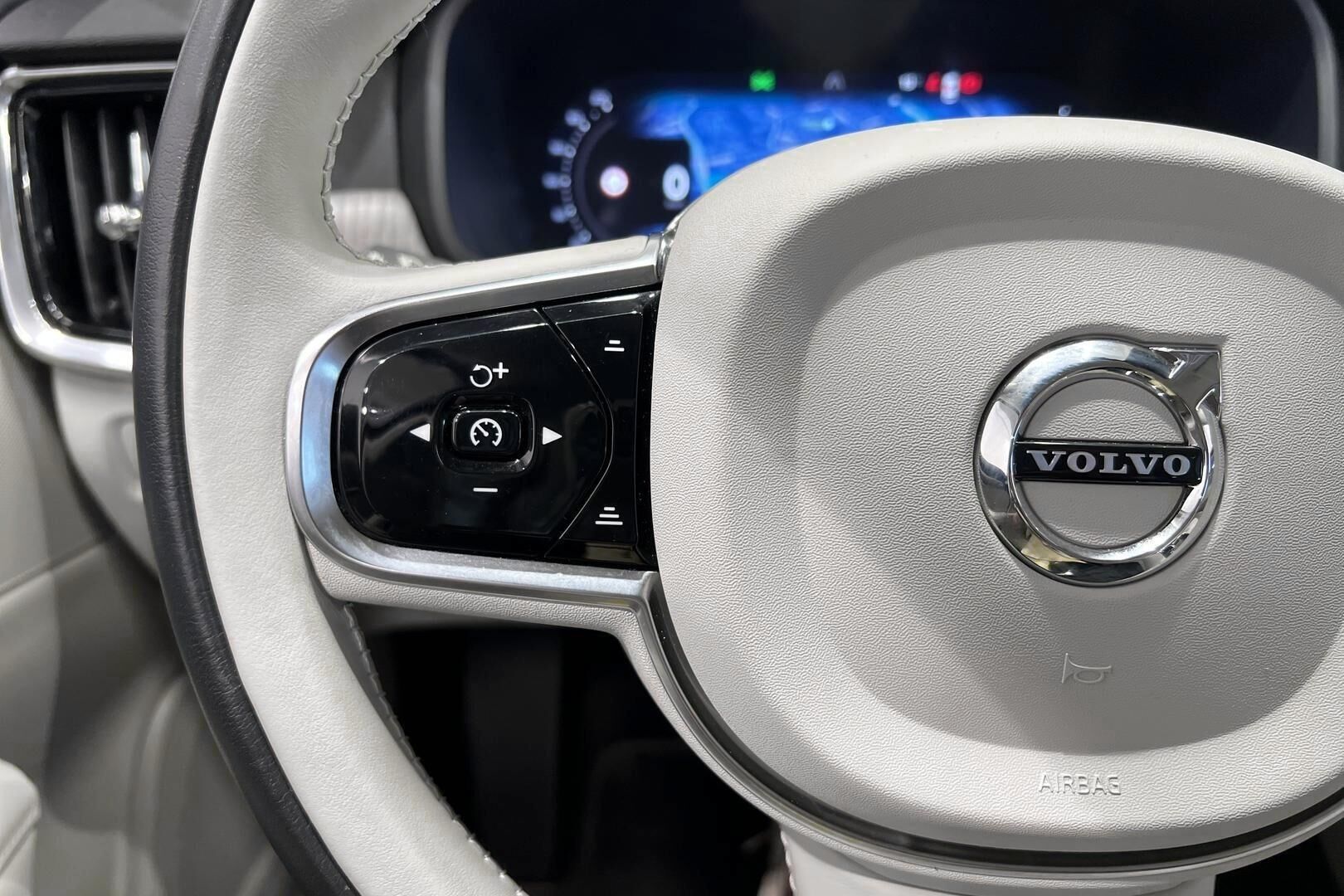Volvo V90 iso kuva 29