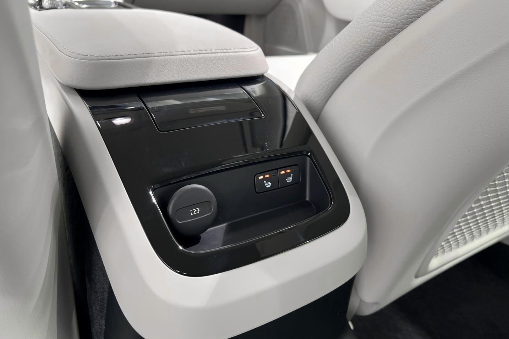 Volvo V90 iso kuva 32