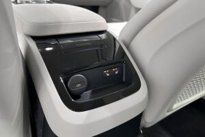Volvo V90 esikatselu 32