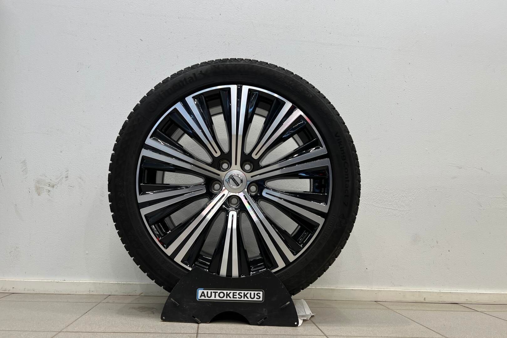 Volvo V90 iso kuva 35