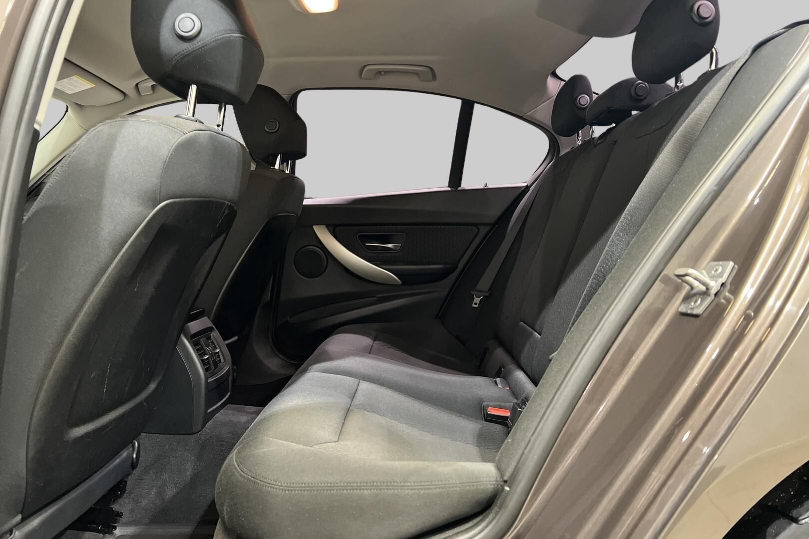 BMW 3-SARJA iso kuva 10