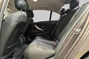 BMW 3-SARJA esikatselu 10