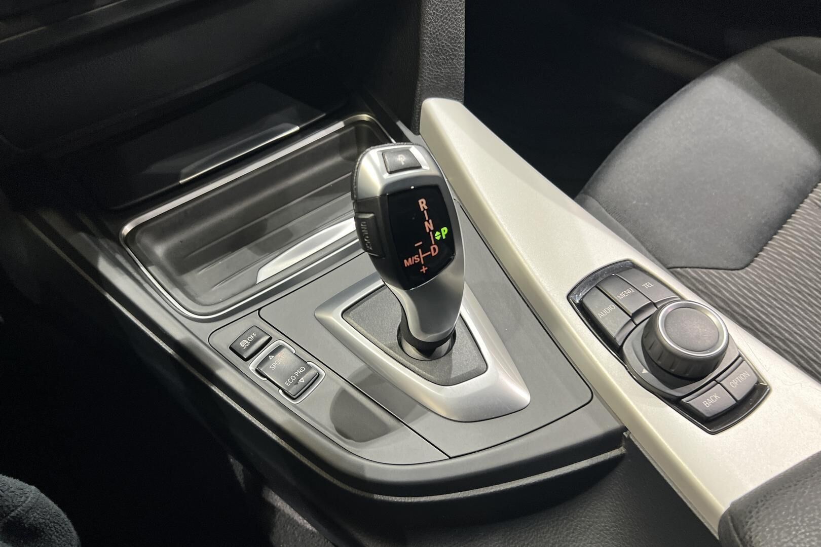 BMW 3-SARJA iso kuva 21