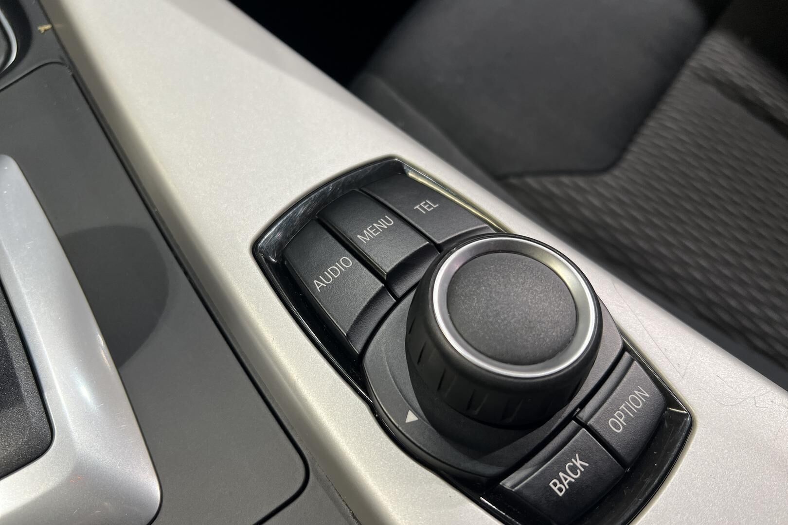 BMW 3-SARJA iso kuva 22