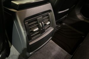 BMW 3-SARJA esikatselu 29