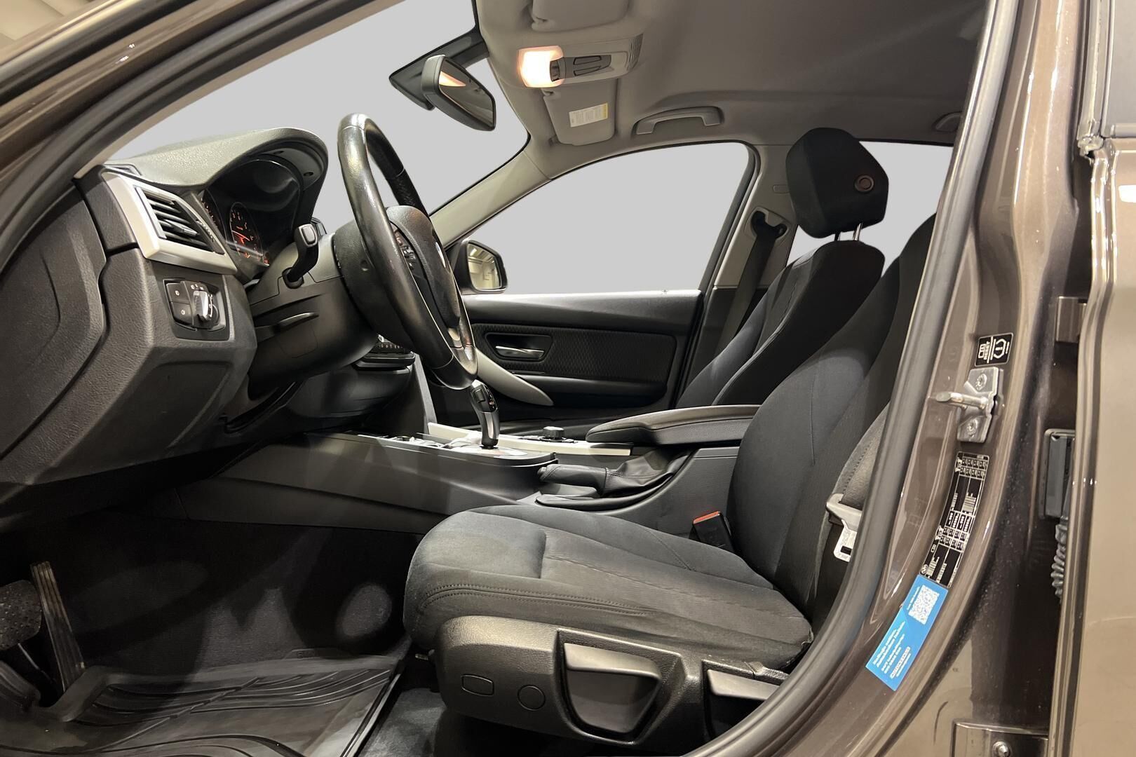 BMW 3-SARJA iso kuva 9