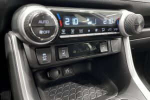 Toyota RAV4 esikatselu 20