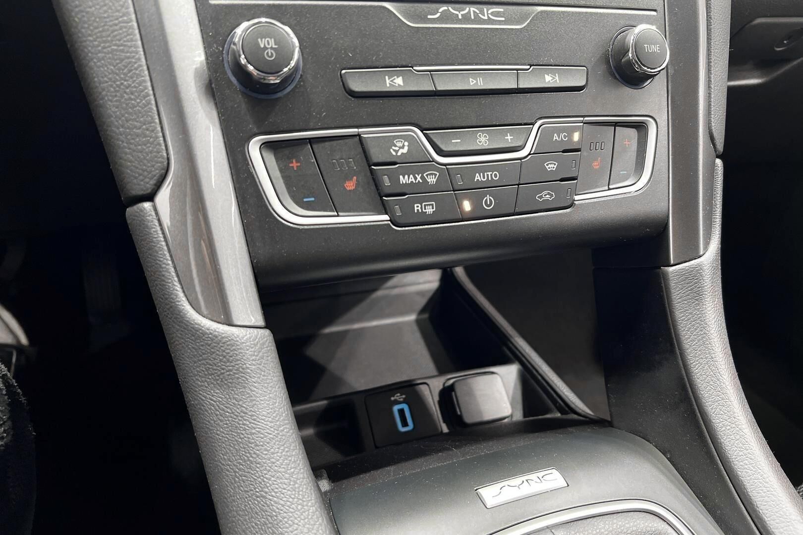 FORD Mondeo iso kuva 18