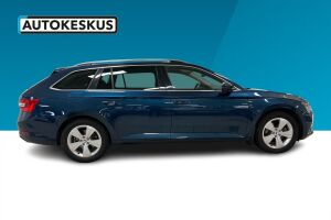 Skoda Superb esikatselu 5