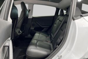 Tesla Model Y esikatselu 27