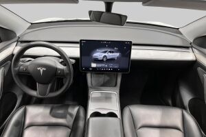 Tesla Model Y esikatselu 8
