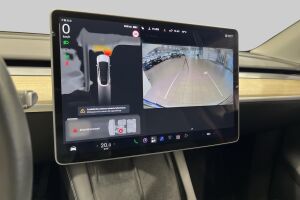 Tesla Model Y esikatselu 11
