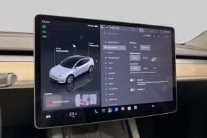 Tesla Model Y esikatselu 12
