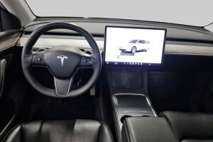 Tesla Model Y esikatselu 2