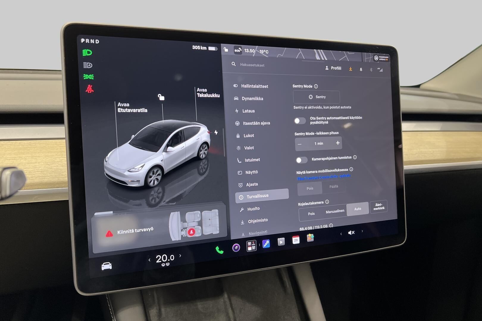 Tesla Model Y iso kuva 32