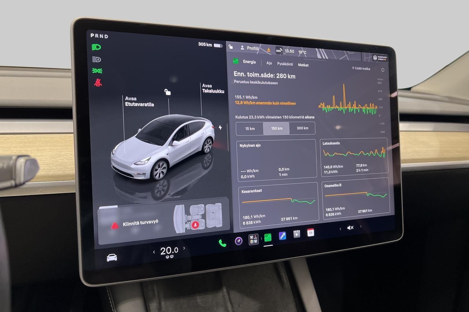 Tesla Model Y iso kuva 35