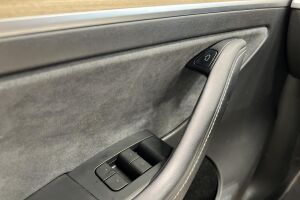 Tesla Model Y esikatselu 39