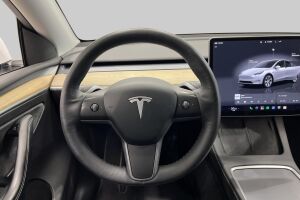 Tesla Model Y esikatselu 41