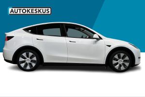 Tesla Model Y esikatselu 3