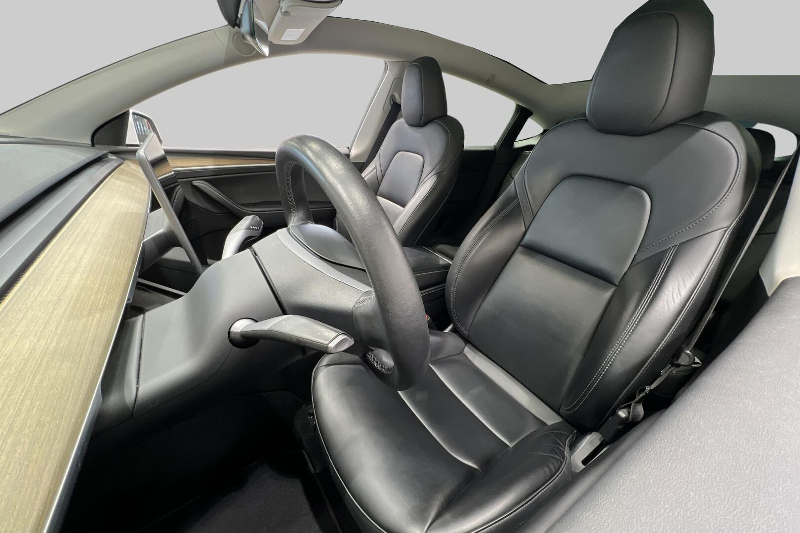 Tesla Model Y iso kuva 23