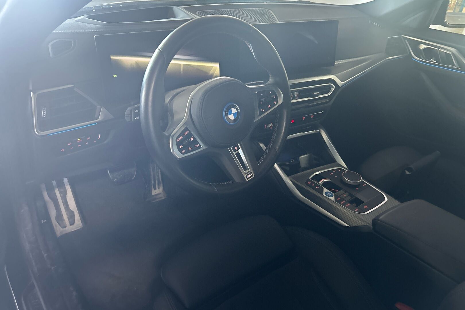 BMW i4 iso kuva 2