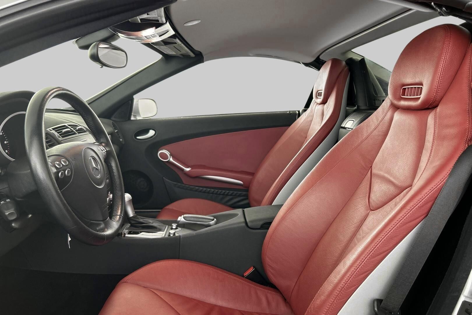 Mercedes-Benz SLK iso kuva 10