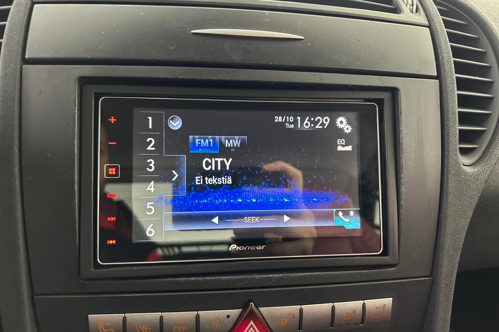 Mercedes-Benz SLK iso kuva 15