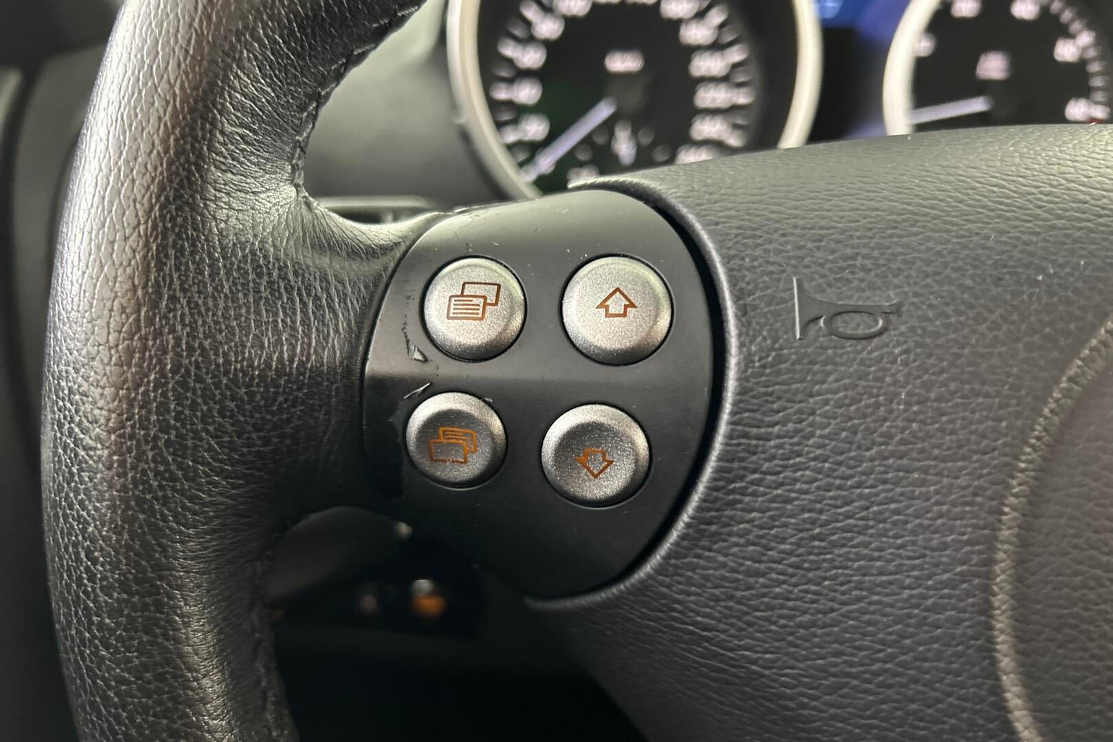 Mercedes-Benz SLK iso kuva 19