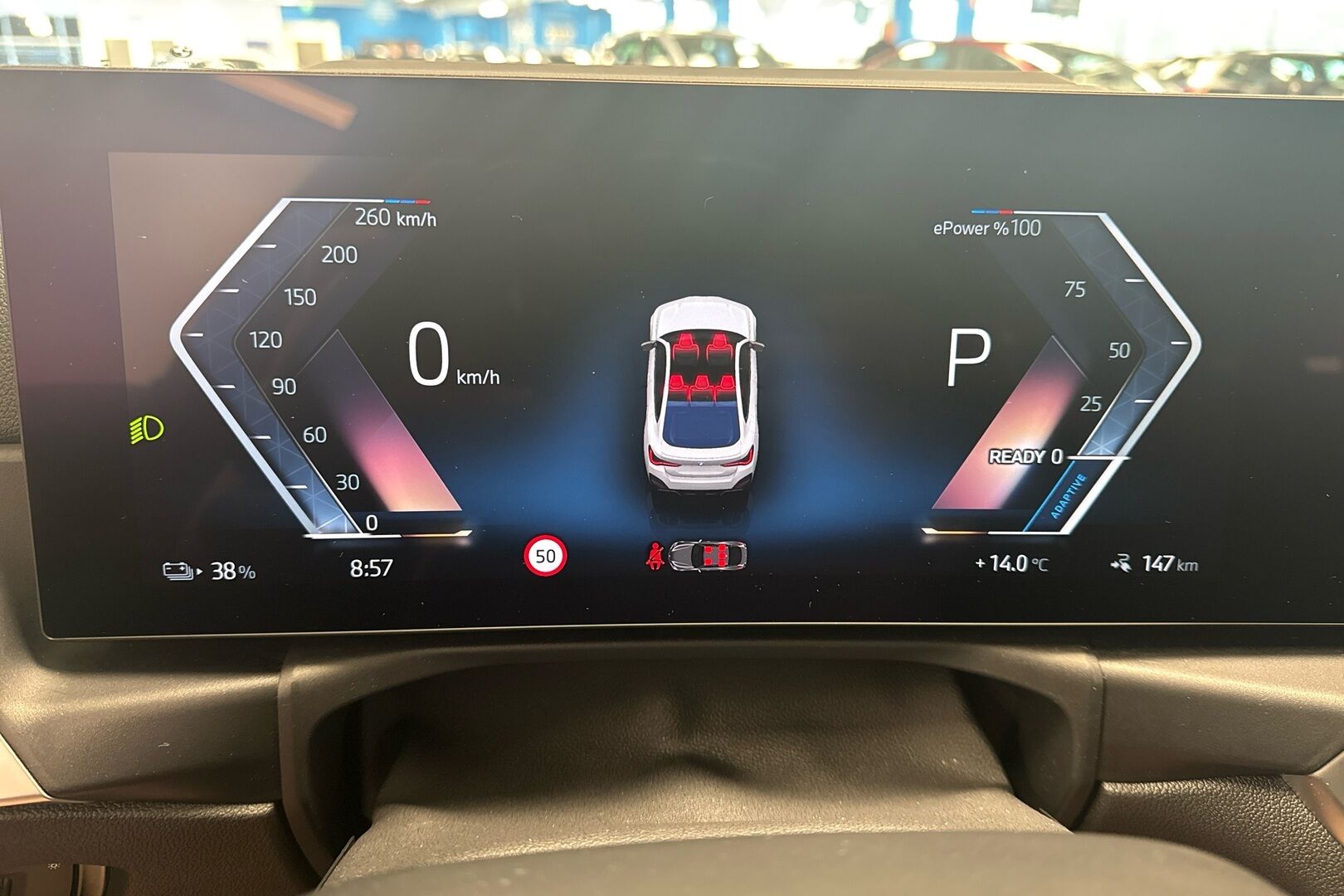 BMW i4 iso kuva 11