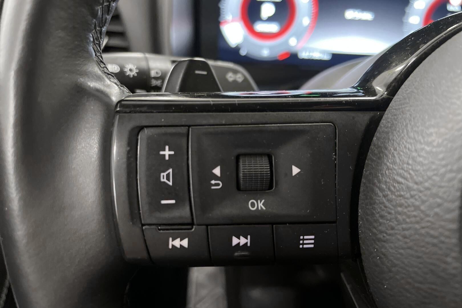 Nissan Qashqai iso kuva 16